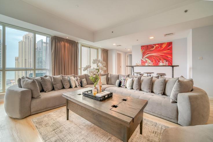 Building Al Hubob Street - dlx-holiday-homes - 1238679 - DXB adresindeki bir dairede modern mobilyalarla zarif bir şekilde tasarlanmış oturma odası Dubai Marina, Dubai Building Al Hubob Street - dlx-holiday-homes - 1238679 - DXB adresindeki bir dairede modern mobilyalarla zarif bir şekilde tasarlanmış oturma odası Dubai Marina, Dubai