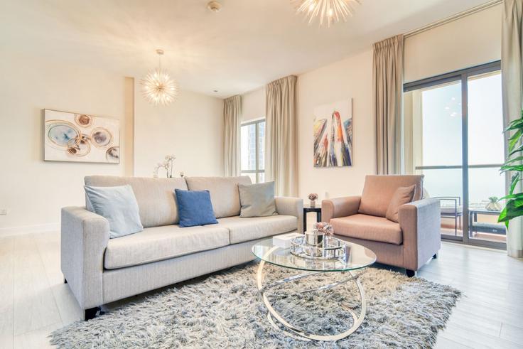 Building Al Sayorah Street - dlx-holiday-homes - 1238868 - DXB adresindeki bir dairede modern mobilyalarla zarif bir şekilde tasarlanmış oturma odası Dubai Marina, Dubai Building Al Sayorah Street - dlx-holiday-homes - 1238868 - DXB adresindeki bir dairede modern mobilyalarla zarif bir şekilde tasarlanmış oturma odası Dubai Marina, Dubai