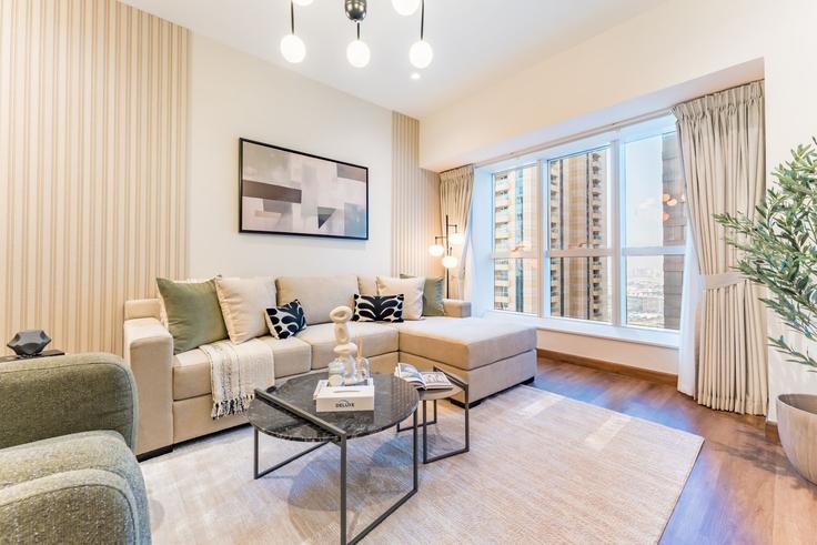 Dubai Marina, Dubai 소재 Building Al Sharta Street - dlx-holiday-homes - 1239128 - DXB 유닛에 마련된, 현대적인 가구로 꾸며진 우아한 디자인의 거실