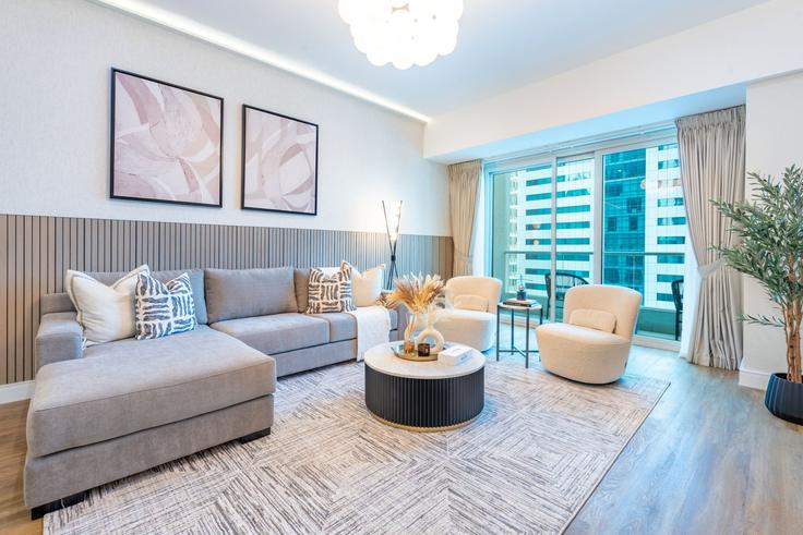 Dubai Marina, Dubai에 위치한 Building Alkhayay Street - dlx-holiday-homes - 1239299 - DXB 아파트의 세련된 인테리어가 돋보이는 거실