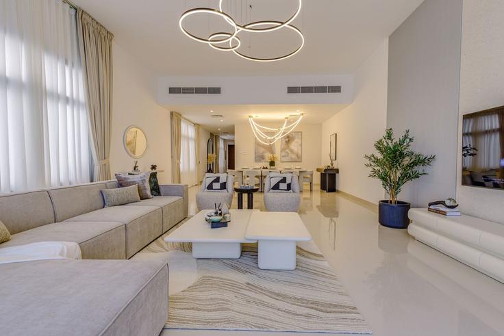 Elegant gestaltetes Wohnzimmer mit moderner Einrichtung in einer Wohnung im Building Tariaq Bedon Esm - dlx-holiday-homes - 1253847 - DXB in Fujairah, Fujairah