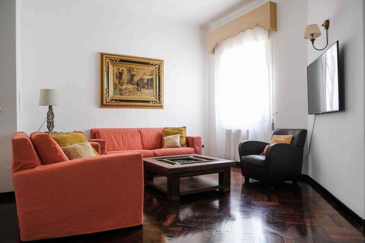 Salle de séjour élégante avec mobilier moderne dans un appartement à Building Via Mariano Stabile - dolcedomus - 1436475 à Palermo, Palermo