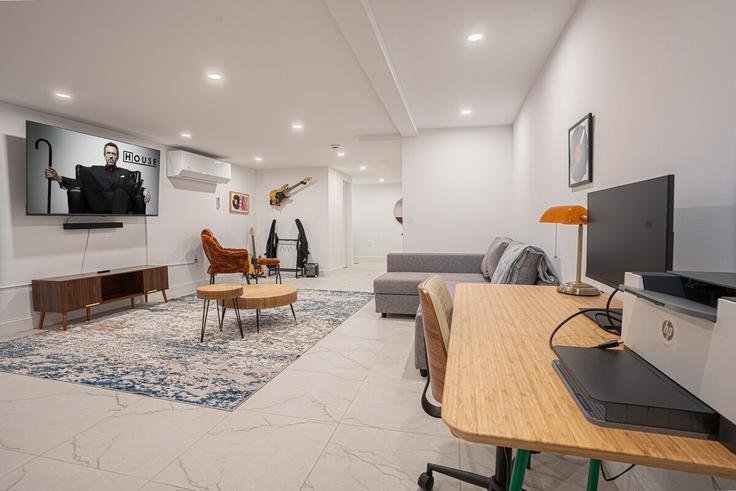New York BrooklynのBuilding Somers Street - dreamcity-stays - 1359075のアパートメントにある、モダンな家具を備えたエレガントなデザインのリビングルーム