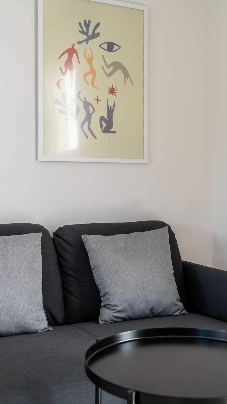 Athens East AthensのBuilding Iasonos - dropebnb - 1047593 - ATHのアパートメントにある、モダンな家具を備えたエレガントなデザインのリビングルーム Athens East AthensのBuilding Iasonos - dropebnb - 1047593 - ATHのアパートメントにある、モダンな家具を備えたエレガントなデザインのリビングルーム