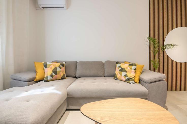 Central Athens, Athens에 위치한 Building Zonara - dsad - 1610244 유닛의 세련된 인테리어가 돋보이는 거실 Central Athens, Athens에 위치한 Building Zonara - dsad - 1610244 유닛의 세련된 인테리어가 돋보이는 거실