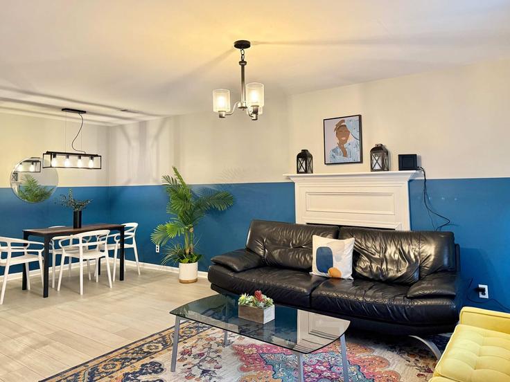 Norcross, Norcross에 위치한 Building Sweet Pine Drive - duoduo-llc - 1299390 - ATL 유닛의 세련된 인테리어가 돋보이는 거실