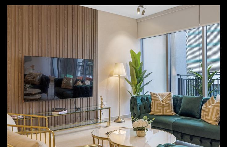 Elegant gestaltetes Wohnzimmer mit moderner Einrichtung in einer Wohnung im Building School St - durrani-holiday-homes-llc - 1294933 - DXB in Downtown Dubai, Dubai Elegant gestaltetes Wohnzimmer mit moderner Einrichtung in einer Wohnung im Building School St - durrani-holiday-homes-llc - 1294933 - DXB in Downtown Dubai, Dubai