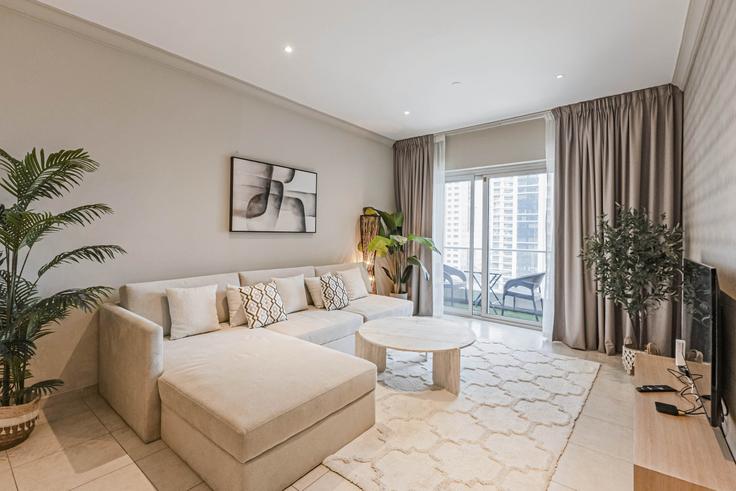 Dubai Marina, Dubai에 위치한 Building Alkhayay Street - dvh-holiday-homes-llc - 1312096 - DXB 아파트의 세련된 인테리어가 돋보이는 거실