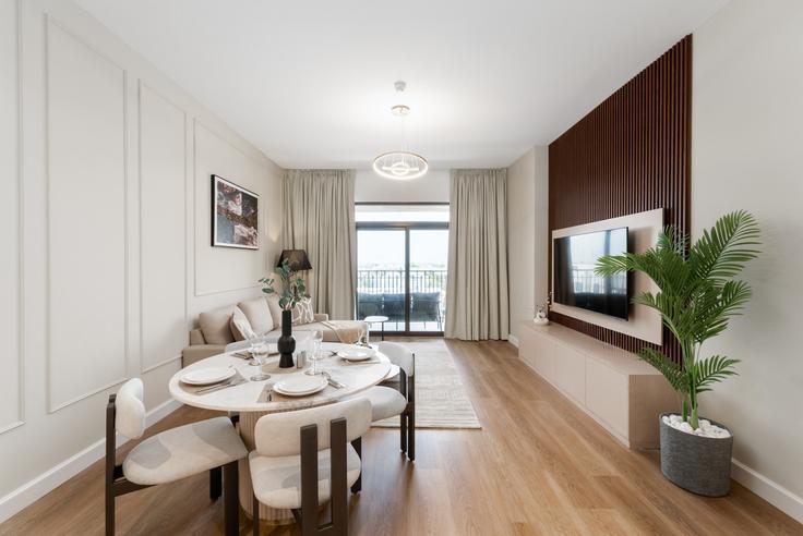 Umm Suqeim, Dubai에 위치한 Building 27th Street - dvh-holiday-homes-llc - 1312097 - DXB 아파트의 세련된 인테리어가 돋보이는 거실
