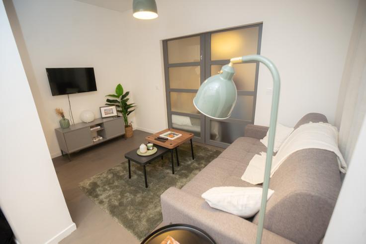 17th arrondissement, Paris에 위치한 Building Rue Cardinet - easybnb - 1318624 아파트의 세련된 인테리어가 돋보이는 거실 17th arrondissement, Paris에 위치한 Building Rue Cardinet - easybnb - 1318624 아파트의 세련된 인테리어가 돋보이는 거실