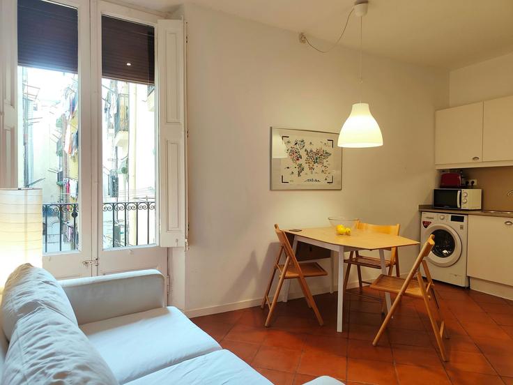 Elegante sala de estar con mobiliario moderno en un apartamento en Building La Rambla - easyflat - 1251722 - BCN en Ciutat Vella, Barcelona