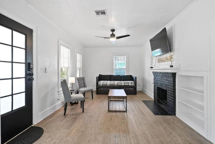 Orlando, Orlando에 위치한 Building Hollenbeck Drive - ecologic-team - 1094306 - MCO 아파트의 세련된 인테리어가 돋보이는 거실