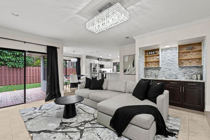 Building Cranberry Court - electi - 1074451 - MIA adresindeki bir dairede modern mobilyalarla zarif bir şekilde tasarlanmış oturma odası Wellington, Wellington