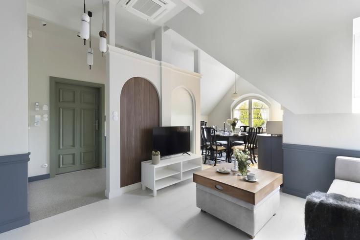 Building Sępia - elite-apartments - 1320111 adresindeki bir dairede modern mobilyalarla zarif bir şekilde tasarlanmış oturma odası Sopot, Sopot