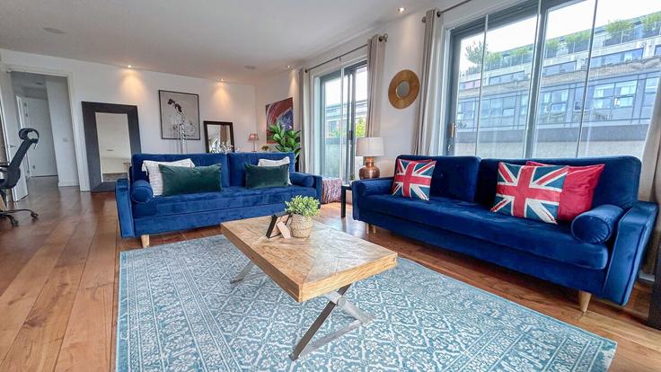 London Borough of Islington, London에 위치한 Building Holford Street - elite-property-london - 1547220 유닛의 세련된 인테리어가 돋보이는 거실