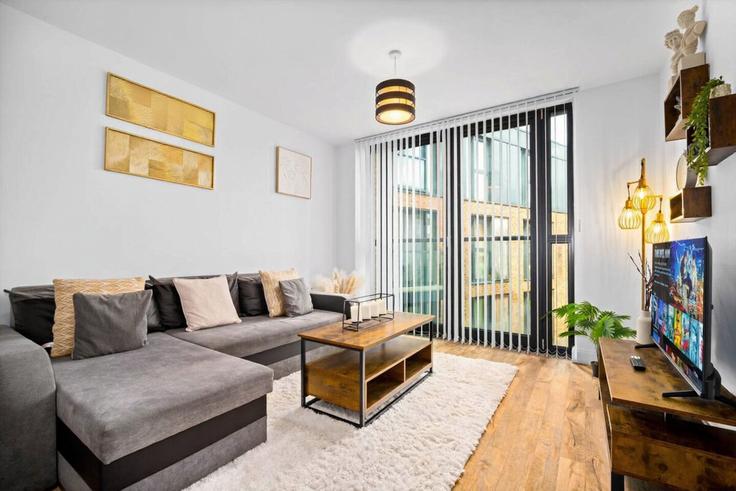 Building Bromsgrove Street - emporium-property-management - 1490330 adresindeki bir dairede modern mobilyalarla zarif bir şekilde tasarlanmış oturma odası Birmingham District, Birmingham