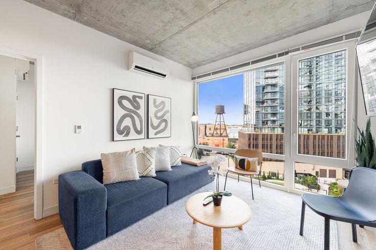 Chicago, Chicago에 위치한 Building West Blackhawk Street - envitae-guesty - 1466135 유닛의 세련된 인테리어가 돋보이는 거실 Chicago, Chicago에 위치한 Building West Blackhawk Street - envitae-guesty - 1466135 유닛의 세련된 인테리어가 돋보이는 거실