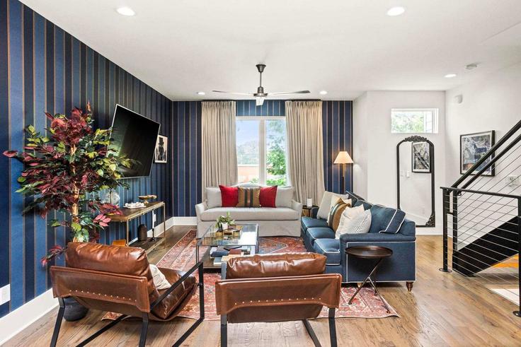 Nashville NashvilleのBuilding East Argyle Avenue - epicbnb-llc - 1312410 - BNAのアパートメントにある、モダンな家具を備えたエレガントなデザインのリビングルーム Nashville NashvilleのBuilding East Argyle Avenue - epicbnb-llc - 1312410 - BNAのアパートメントにある、モダンな家具を備えたエレガントなデザインのリビングルーム