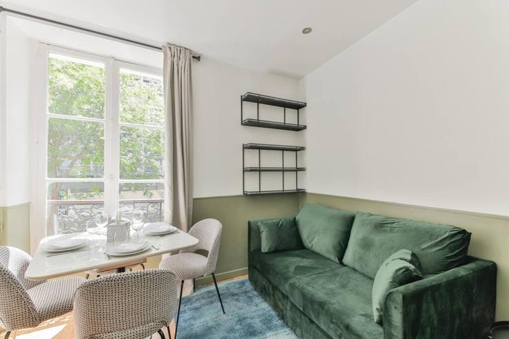 Salle de séjour élégante avec mobilier moderne dans un appartement à Building Rue de Meaux - evengestion - 1045080 - PAR à 19th arrondissement, Paris Salle de séjour élégante avec mobilier moderne dans un appartement à Building Rue de Meaux - evengestion - 1045080 - PAR à 19th arrondissement, Paris