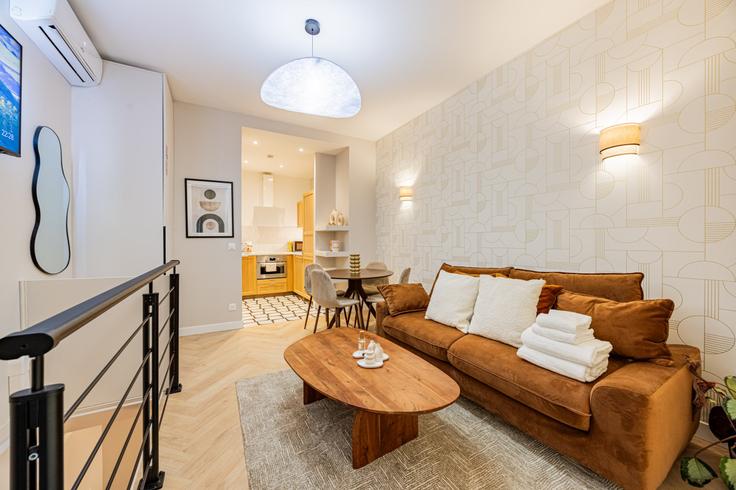 5th arrondissement, Paris에 위치한 Building Rue Poliveau - evengestion - 1045010 - PAR 유닛의 세련된 인테리어가 돋보이는 거실