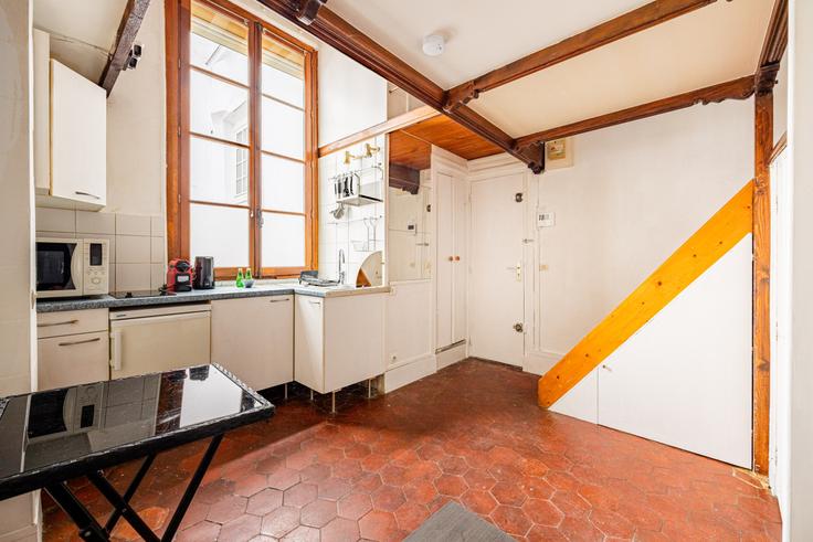 Elegant gestaltetes Wohnzimmer mit moderner Einrichtung in einer Wohnung im Building Rue de Saintonge - evengestion - 1055564 - PAR in 3rd arrondissement, Paris