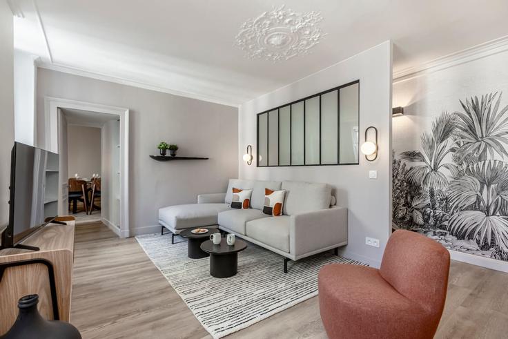 Salle de séjour élégante avec mobilier moderne dans un appartement à Building Rue Saint-Marc - evengestion - 1062663 - PAR à 2nd arrondissement, Paris Salle de séjour élégante avec mobilier moderne dans un appartement à Building Rue Saint-Marc - evengestion - 1062663 - PAR à 2nd arrondissement, Paris