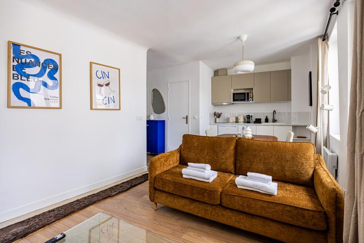 5th arrondissement, Paris에 위치한 Building Rue Mouffetard - evengestion - 1231190 - PAR 유닛의 세련된 인테리어가 돋보이는 거실