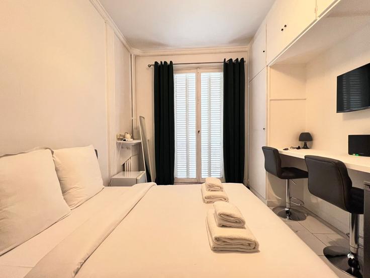 Paris 9th arrondissement에 위치한 Boulevard de la Madeleine 1255271P의 1침실 가구 완비 유닛, 사진 1