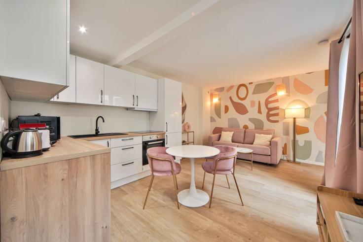 6th arrondissement, Paris에 위치한 Building Rue de Sèvres - evengestion - 1318715 아파트의 세련된 인테리어가 돋보이는 거실