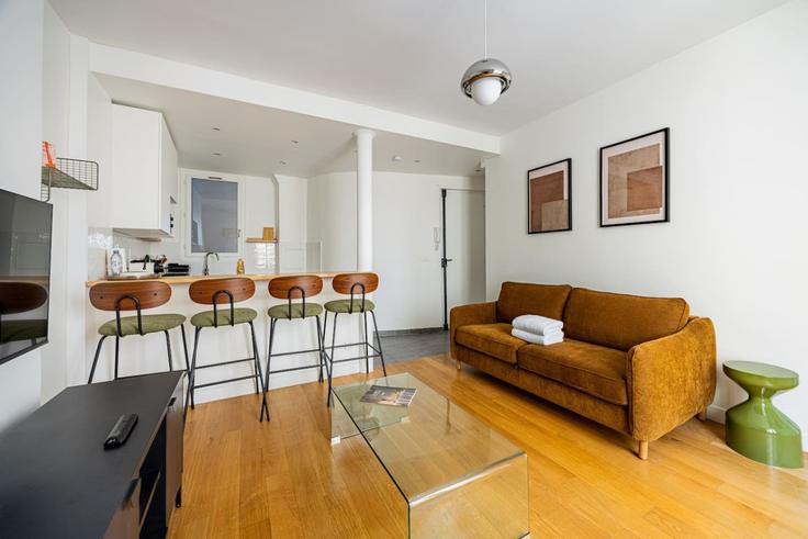3rd arrondissement, Paris에 위치한 Building Rue de Turbigo - evengestion - 1366352 유닛의 세련된 인테리어가 돋보이는 거실 3rd arrondissement, Paris에 위치한 Building Rue de Turbigo - evengestion - 1366352 유닛의 세련된 인테리어가 돋보이는 거실