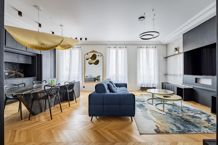 Building Avenue Niel - evengestion - 1373012 adresindeki bir dairede modern mobilyalarla zarif bir şekilde tasarlanmış oturma odası 17th arrondissement, Paris