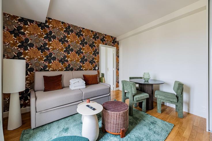 8th arrondissement, Paris에 위치한 Building Rue de Bassano - evengestion - 1375936 유닛의 세련된 인테리어가 돋보이는 거실