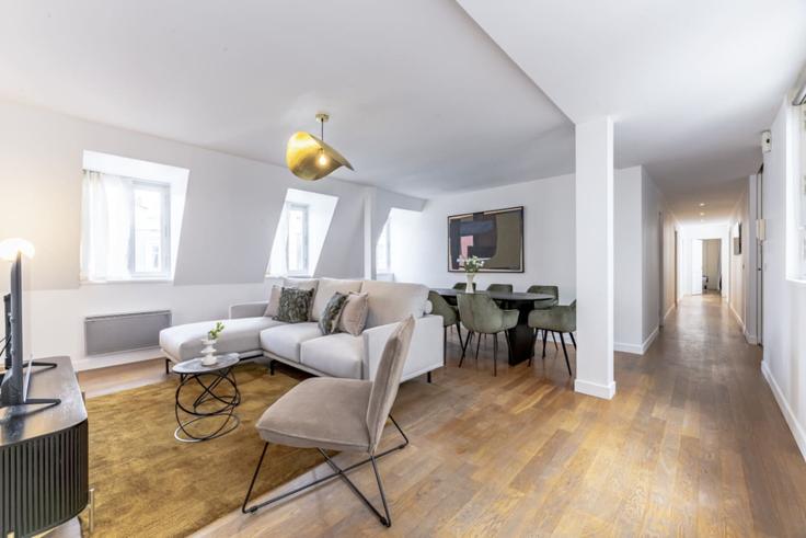 8th arrondissement, Paris에 위치한 Building Avenue Hoche - evengestion - 1391355 유닛의 세련된 인테리어가 돋보이는 거실