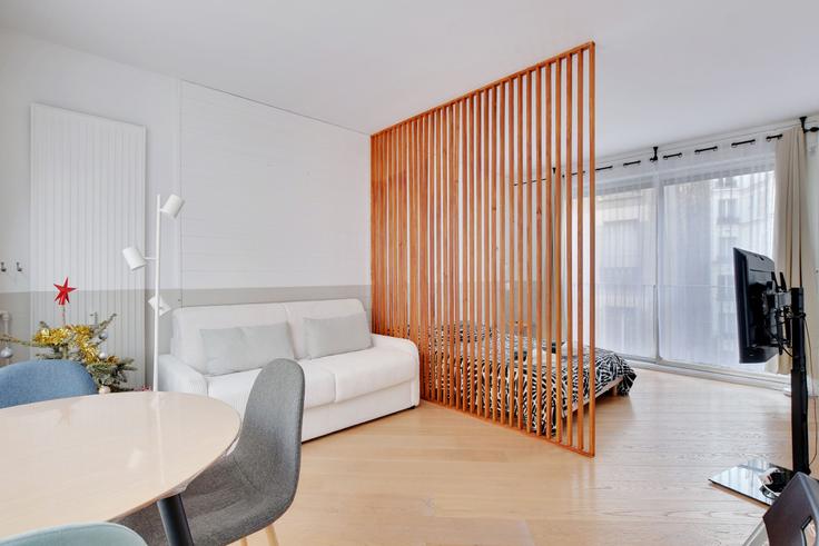 Elegant gestaltetes Wohnzimmer mit moderner Einrichtung in einer Wohnung im Building Avenue Victor Hugo - evengestion - 1475399 in 16th arrondissement, Paris Elegant gestaltetes Wohnzimmer mit moderner Einrichtung in einer Wohnung im Building Avenue Victor Hugo - evengestion - 1475399 in 16th arrondissement, Paris