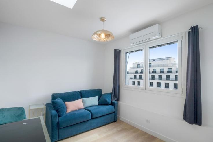 Building Boulevard Haussmann - evengestion - 1548752 adresindeki bir dairede modern mobilyalarla zarif bir şekilde tasarlanmış oturma odası 8th arrondissement, Paris Building Boulevard Haussmann - evengestion - 1548752 adresindeki bir dairede modern mobilyalarla zarif bir şekilde tasarlanmış oturma odası 8th arrondissement, Paris