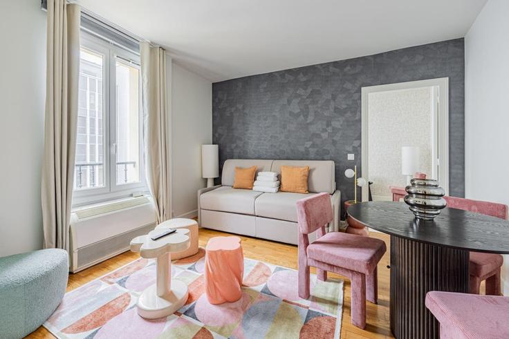 Elegantly designed living room with modern furnishings in an apartment at Building Rue de Bassano - evengestion - 1583819 in 8th arrondissement, Paris Elegantly designed living room with modern furnishings in an apartment at Building Rue de Bassano - evengestion - 1583819 in 8th arrondissement, Paris