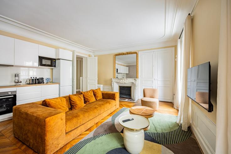 Paris 8th arrondissement of ParisのBuilding Rue de Rome - evengestion - 1631644のアパートメントにある、モダンな家具を備えたエレガントなデザインのリビングルーム