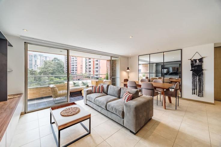El Poblado, Medellín에 위치한 Building Carrera 29a - everyplace - 1471380 유닛의 세련된 인테리어가 돋보이는 거실