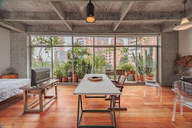 El Poblado, Medellín에 위치한 Building Calle 17C Sur - everyplace - 1471388 유닛의 세련된 인테리어가 돋보이는 거실