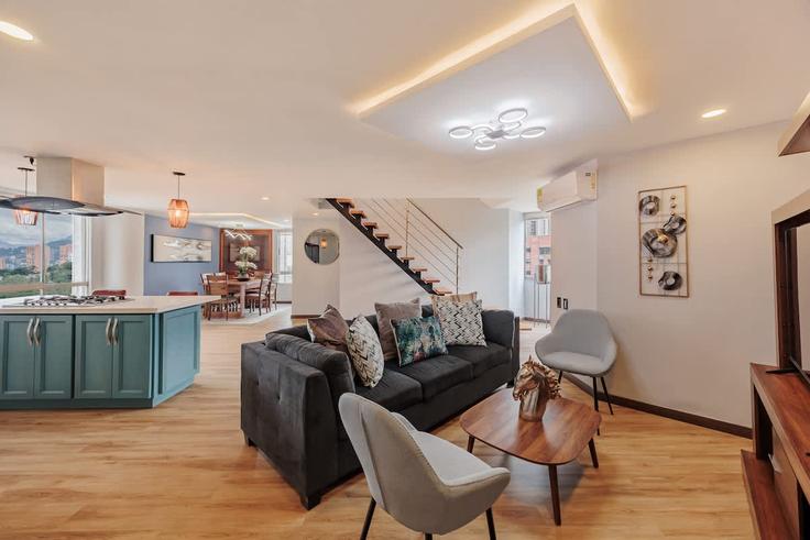 El Poblado, Medellín에 위치한 Building Carrera 34 - everyplace - 1471377 유닛의 세련된 인테리어가 돋보이는 거실