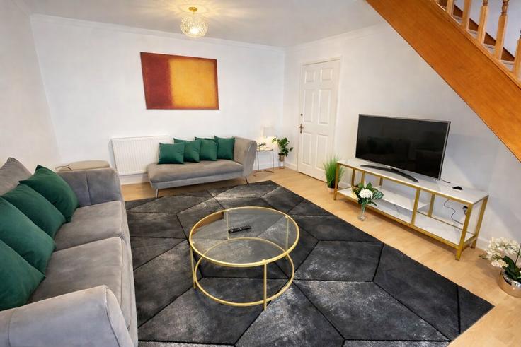 Salle de séjour élégante avec mobilier moderne dans un appartement à Building Sharland Road - evo-stays - 1462106 à Gravesham District, Gravesend Salle de séjour élégante avec mobilier moderne dans un appartement à Building Sharland Road - evo-stays - 1462106 à Gravesham District, Gravesend