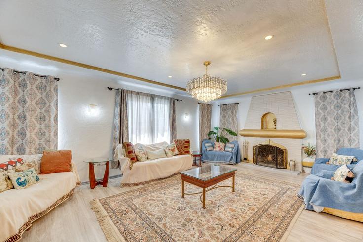 Elegantly designed living room with modern furnishings in an apartment at Building West 6th Street - evolve-1 - 1545863 in Los Angeles, Los Angeles Elegantly designed living room with modern furnishings in an apartment at Building West 6th Street - evolve-1 - 1545863 in Los Angeles, Los Angeles