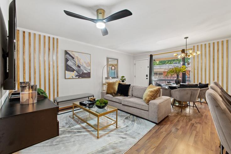 Dallas DallasのBuilding Cedar Springs Road - evolve - 1385757のアパートメントにある、モダンな家具を備えたエレガントなデザインのリビングルーム