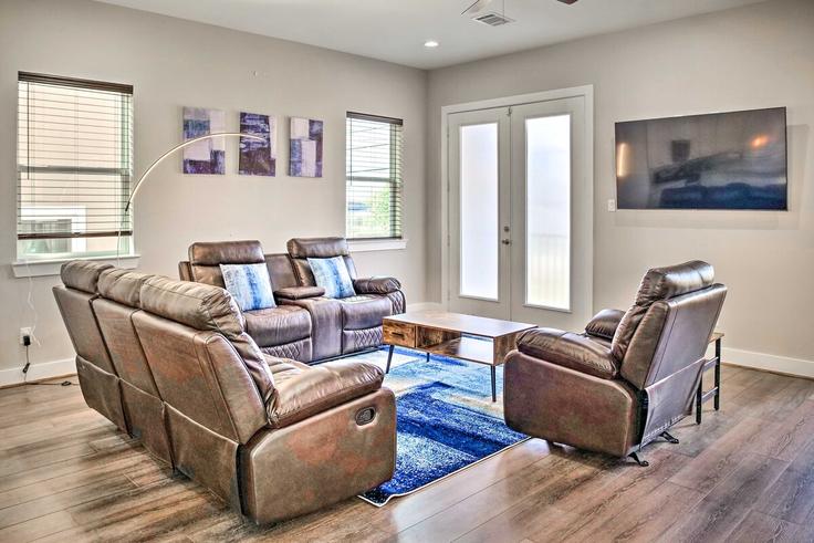 Houston, Houston에 위치한 Building Bowling Green Street - evolve - 1385674 유닛의 세련된 인테리어가 돋보이는 거실