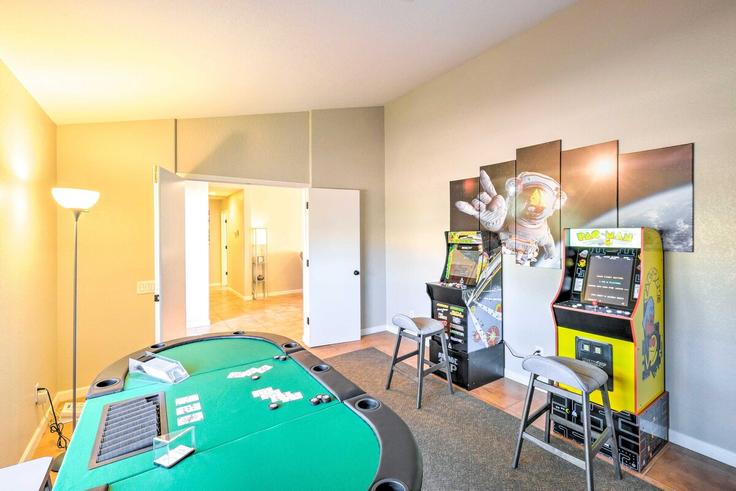 Gilbert, Gilbert에 위치한 Building East Stanford Avenue - evolve - 1386224 유닛의 세련된 인테리어가 돋보이는 거실