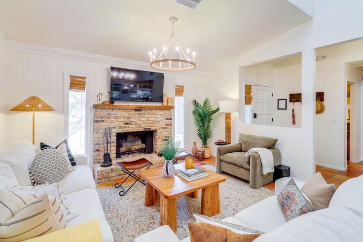 Melbourne Beach, Melbourne Beach에 위치한 Building Margarita Road - evolve - 1385886 유닛의 세련된 인테리어가 돋보이는 거실