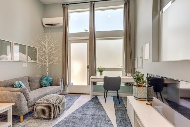 Seattle, Seattle에 위치한 Building 34th Avenue West - evolve - 1386140 유닛의 세련된 인테리어가 돋보이는 거실