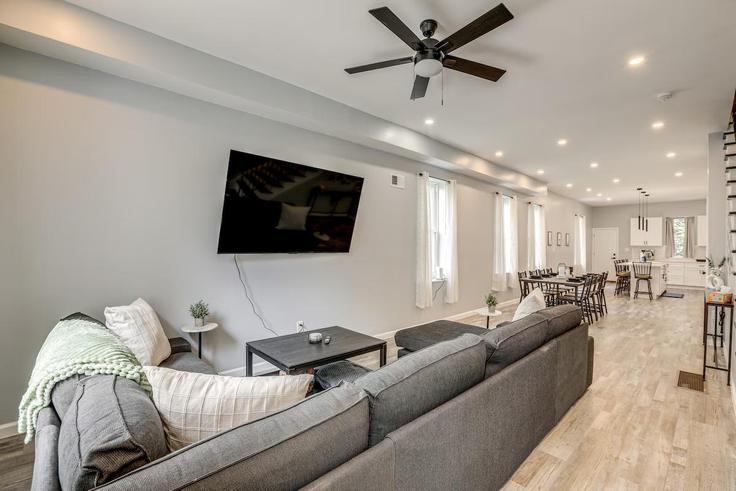 Building Wakefield Street - evolve - 1386017 adresindeki bir dairede modern mobilyalarla zarif bir şekilde tasarlanmış oturma odası Philadelphia, Philadelphia