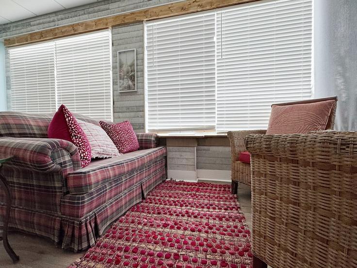 Building Adams Avenue - evv-housing - 1271793 - USA adresindeki bir dairede modern mobilyalarla zarif bir şekilde tasarlanmış oturma odası Evansville, Evansville Building Adams Avenue - evv-housing - 1271793 - USA adresindeki bir dairede modern mobilyalarla zarif bir şekilde tasarlanmış oturma odası Evansville, Evansville