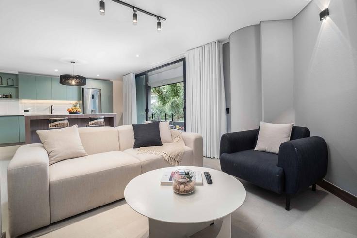 Salle de séjour élégante avec mobilier moderne dans un appartement à Building Calle 20 Norte - exstr-apartments-1 - 1532032 à San Vicente, Cali Salle de séjour élégante avec mobilier moderne dans un appartement à Building Calle 20 Norte - exstr-apartments-1 - 1532032 à San Vicente, Cali